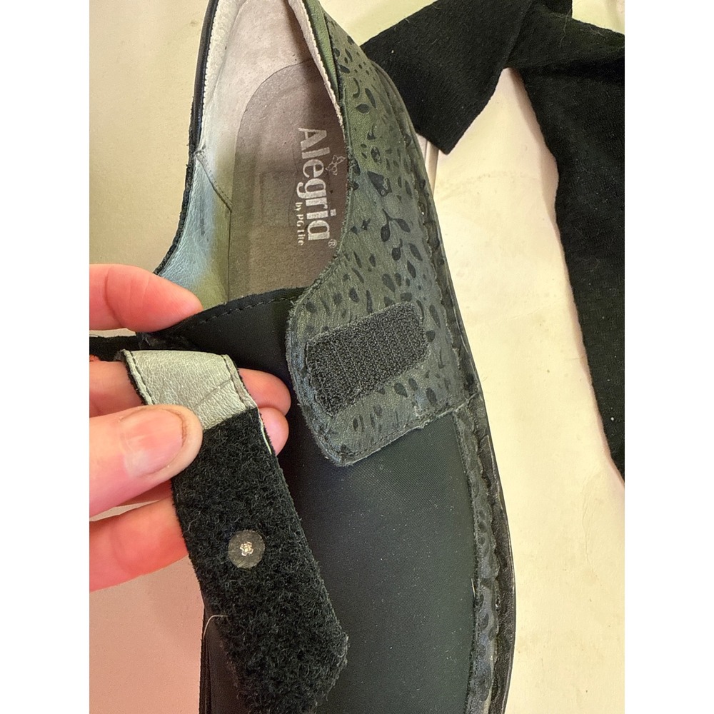 Alegria by PG Lite Black Textured Leather Slip On Clogs Butterfly Button Shoe 11 - Picture 10 of 12